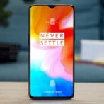 Takhle bude s největší pravděpodobností vypadat OnePlus 6T. Taky se vám sbíhají sliny?